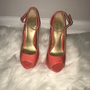 DONATED Shoe Dazzle Heels 🔴